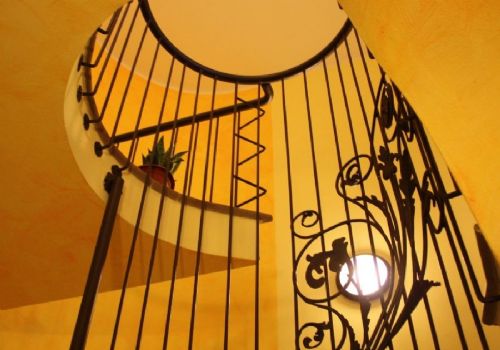 Parapetti, corrimano e scale